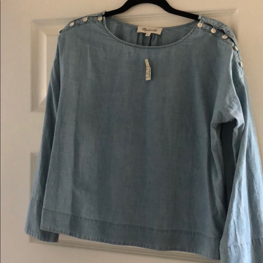 Madewell NWT size small chambray shirt w/ button